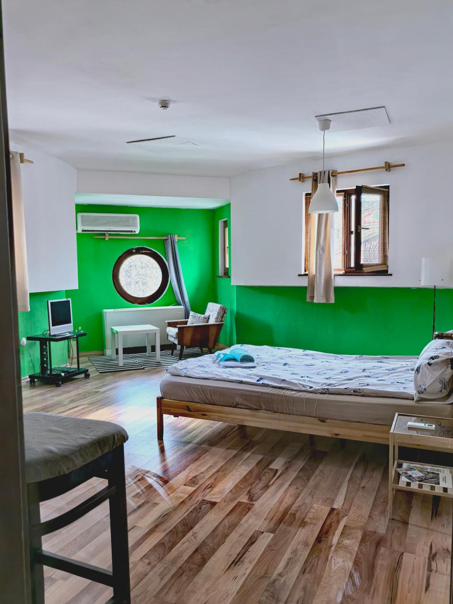 4 Rooms Plovdiv Exteriör bild